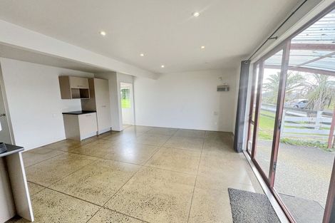 Photo of property in 32 Henwood Road, Taupaki, Henderson, 0782