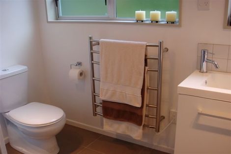 Photo of property in 1/49 Maungaraki Road, Korokoro, Lower Hutt, 5012