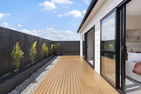 Photo of property in 51 Emerald Avenue, Rosehill, Papakura, 2113