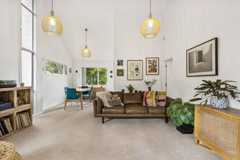 Photo of property in 1/41 Ravenwood Drive, Forrest Hill, Auckland, 0620