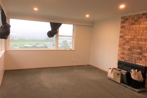 Photo of property in 38 Saint Johns Terrace, Tawa, Wellington, 5028