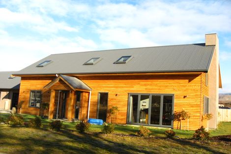 Photo of property in 16 Erskine Street, Lake Hayes, Queenstown, 9304