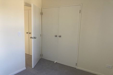 Photo of property in 102 Kemp Road, Massey, Auckland, 0614
