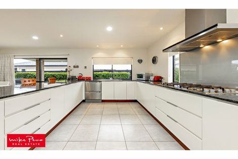 Photo of property in 14 Lake Drive, Karaka, Papakura, 2113