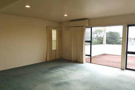 Photo of property in 1/13 Mizpah Road, Waiake, Auckland, 0630