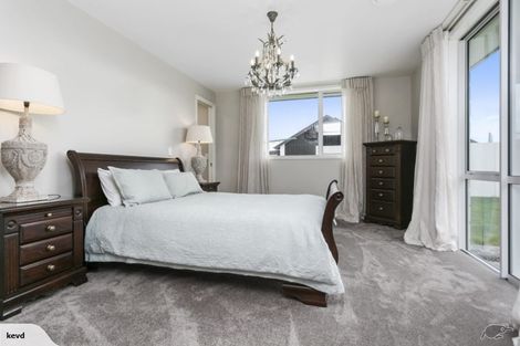 Photo of property in 129 Saint Kilda Road, Cambridge, 3434