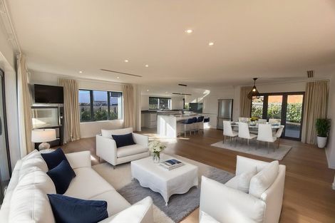 Photo of property in 1/2 Omana Road, Milford, Auckland, 0620