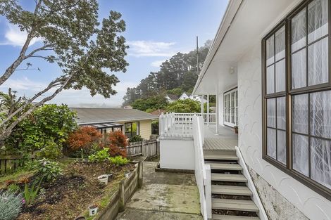 Photo of property in 12 Percy Dyett Drive, Karori, Wellington, 6012