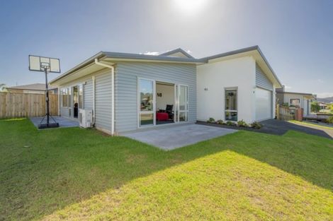 Photo of property in 10 Aquila Drive, Whitianga, 3510