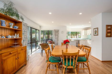 Photo of property in 158 Westchester Drive, Churton Park, Wellington, 6037