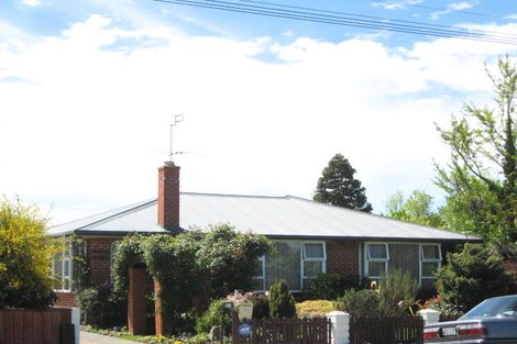 Photo of property in 21 Daniels Road, Redwood, Christchurch, 8051