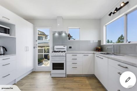 Photo of property in 73 Palmerston Road, Birkenhead, Auckland, 0626