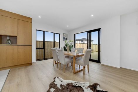 Photo of property in 35 Kaitiaki Drive, Clarks Beach, 2122