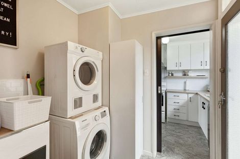 Photo of property in 2/54 Weston Avenue, Roslyn, Palmerston North, 4414