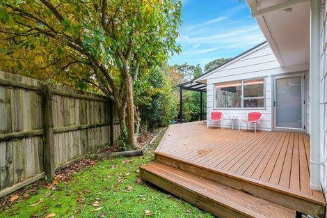 Photo of property in 1/22 Wirihana Road, Titirangi, Auckland, 0604