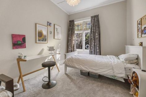 Photo of property in 20 Hargest Crescent, Saint Kilda, Dunedin, 9012