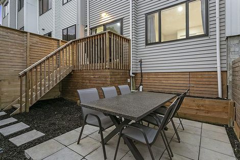 Photo of property in 21d Cherry Tree Place, Massey, Auckland, 0614