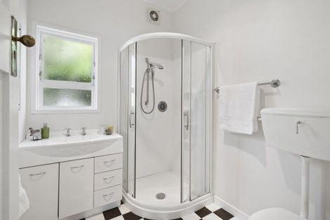 Photo of property in 11 Aranoni Street, Island Bay, Wellington, 6023