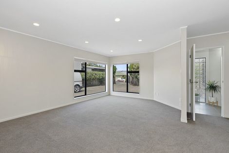 Photo of property in 32 Hastings Place, Hamilton Lake, Hamilton, 3204