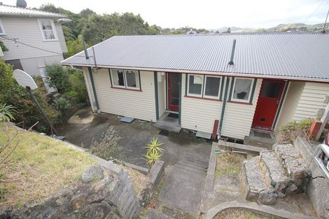 Photo of property in 3 Blandford Way, Newlands, Wellington, 6037
