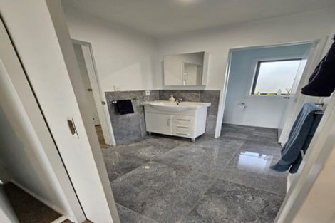 Photo of property in 24 Carillon Place, Massey, Auckland, 0614