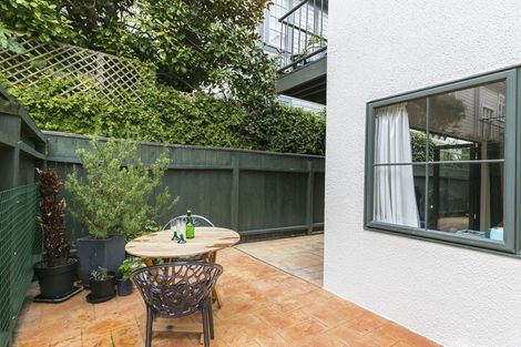 Photo of property in 16e Hobson Street, Thorndon, Wellington, 6011