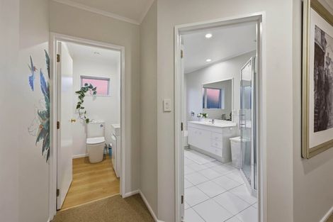 Photo of property in 22 Windfall Grove, Greenhithe, Auckland, 0632