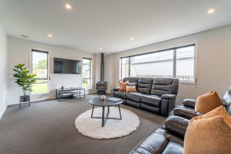 Photo of property in 17 Gordon Street, Weston, Oamaru, 9401