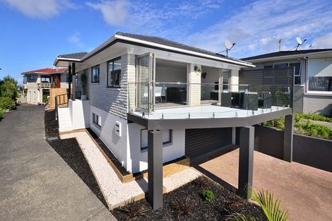 Photo of property in 7a Monyash Road, Manly, Whangaparaoa, 0930
