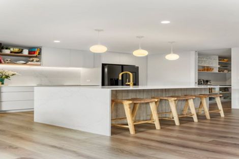 Photo of property in 15 Bellamont Street, Kumeu, 0810
