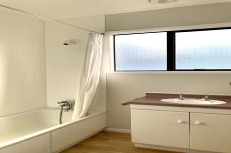 Photo of property in 1/94 Sturges Road, Henderson, Auckland, 0612