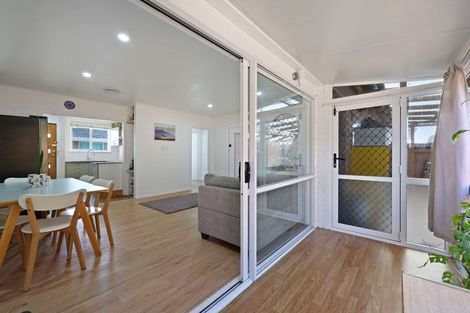 Photo of property in 20b Dale Crescent, Pakuranga, Auckland, 2010