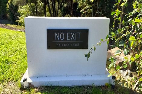 Photo of property in 2 Meenas Place, Cable Bay, 0420