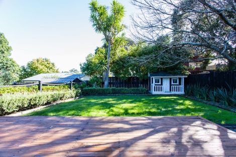 Photo of property in 46 Woodstock Road, Forrest Hill, Auckland, 0620
