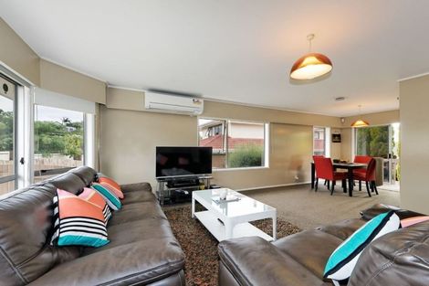 Photo of property in 67 Manhattan Heights, Glendene, Auckland, 0602