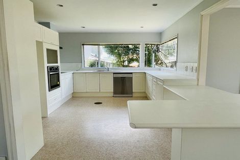 Photo of property in 7 Anure Place, Highland Park, Auckland, 2010