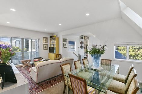 Photo of property in 55c Bolton Street, Kelburn, Wellington, 6012