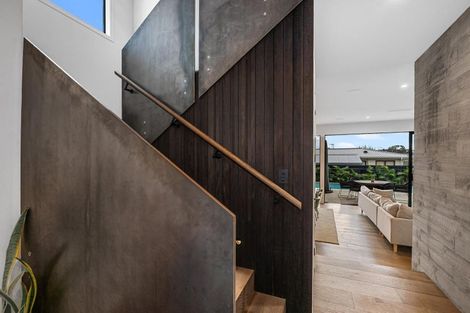 Photo of property in 23 Otakau Road, Milford, Auckland, 0620