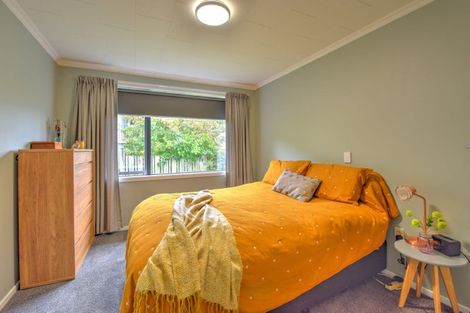 Photo of property in 1 Aotea Crescent, Gore, 9710