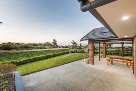 Photo of property in 30 Grand Oaks Drive, Awapuni, Palmerston North, 4412