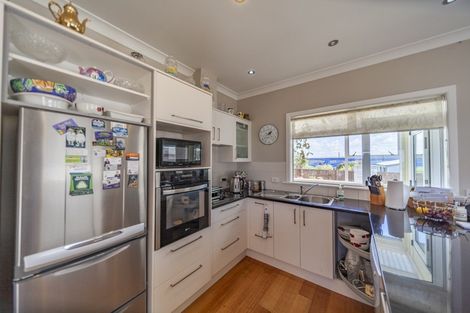 Photo of property in 82 The Esplanade, Westshore, Napier, 4110