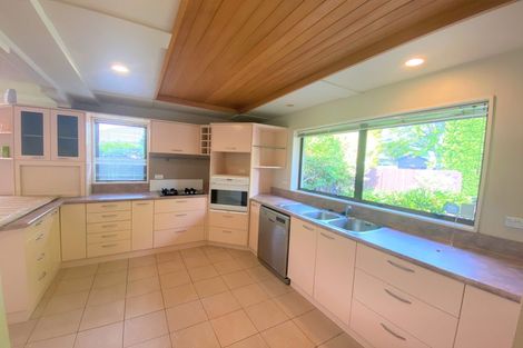 Photo of property in 15 Chatswood Place, Bishopdale, Christchurch, 8051