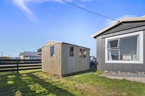 Photo of property in 18 Norton Street, Foxton Beach, Foxton, 4815