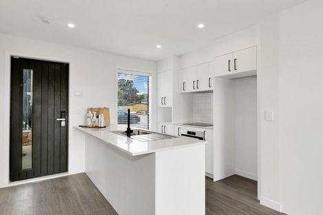 Photo of property in 20 Whanui Place, Mangere Bridge, Auckland, 2022