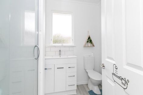 Photo of property in 104 Collins Road, Melville, Hamilton, 3206