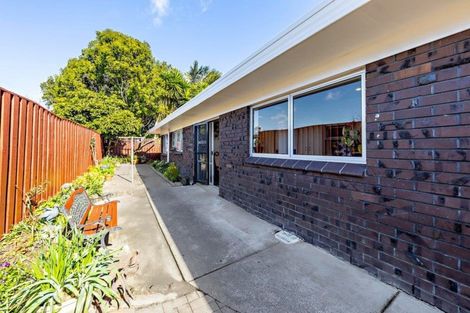 Photo of property in 2/8 Parera Place, Papatoetoe, Auckland, 2025