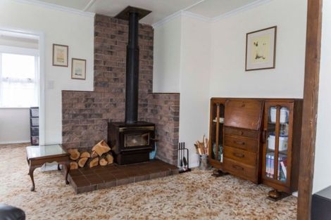 Photo of property in 28 Victor Street, Dannevirke, 4930