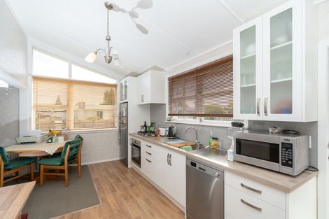 Photo of property in 6 Cricket Place, Melville, Hamilton, 3206