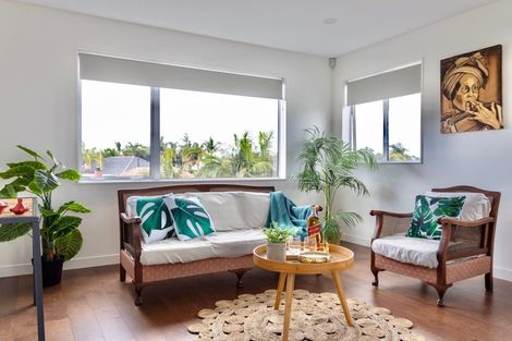 Photo of property in 5 Gladfield Lane, Te Atatu Peninsula, Auckland, 0610