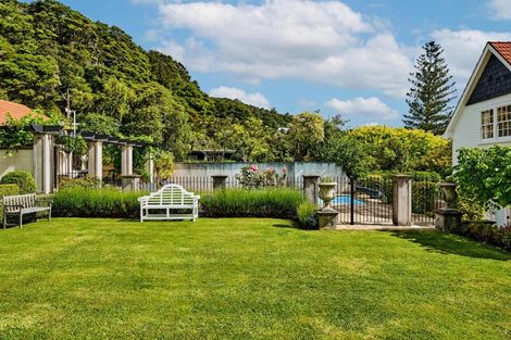 Photo of property in 60 Cheviot Road, Lowry Bay, Lower Hutt, 5013